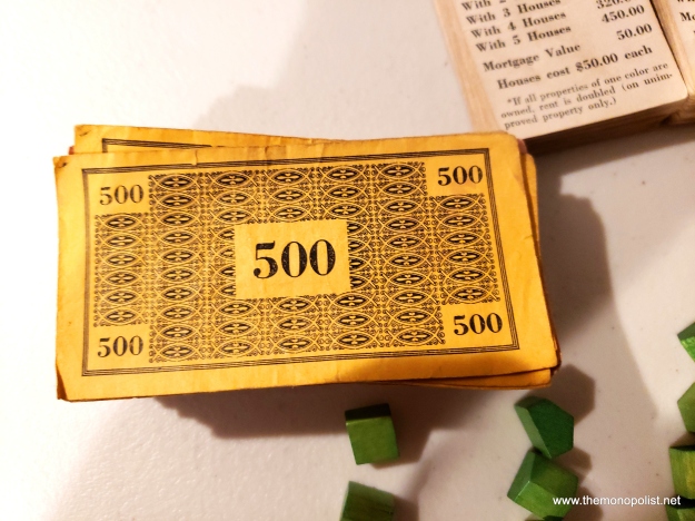 Darrow Type 2 play money was used. The total amount was $9,000-- the same as the Darrow and early Parker Brothers sets.